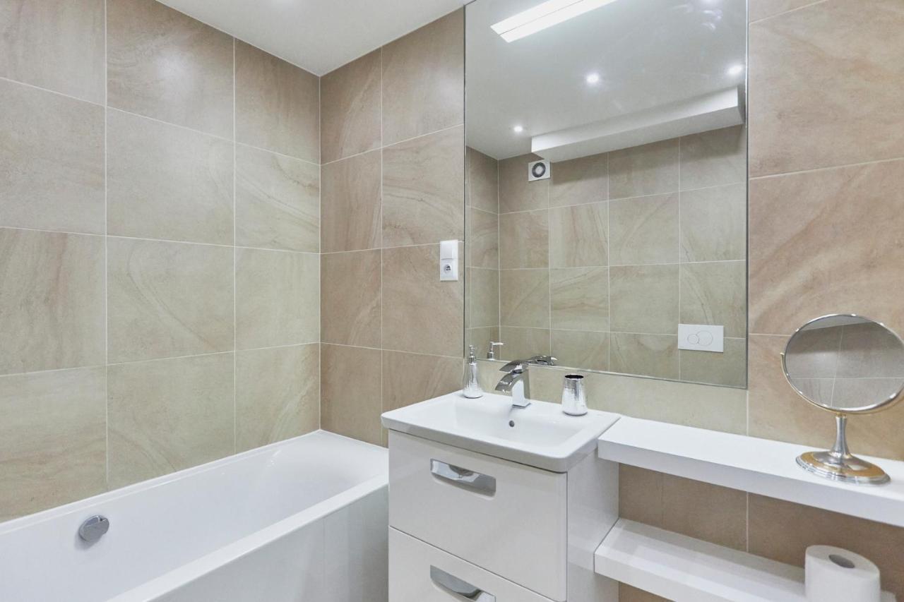 Apartament 70M2 Przy Parku Zdrojowym, Plaza, Centrum. Świnoujście Екстериор снимка